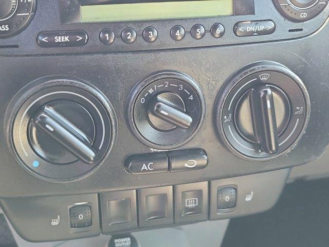 Volkswagen New Beetle  2004