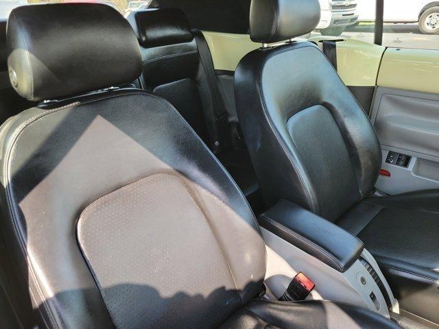 Volkswagen New Beetle  2004