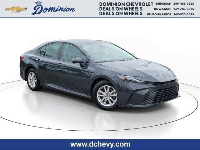 2025 Toyota Camry Hybrid LE