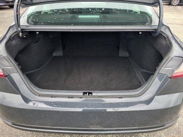 Toyota Camry Hybrid  2025