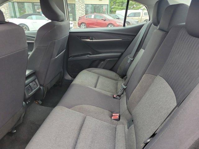 Toyota Camry Hybrid  2025