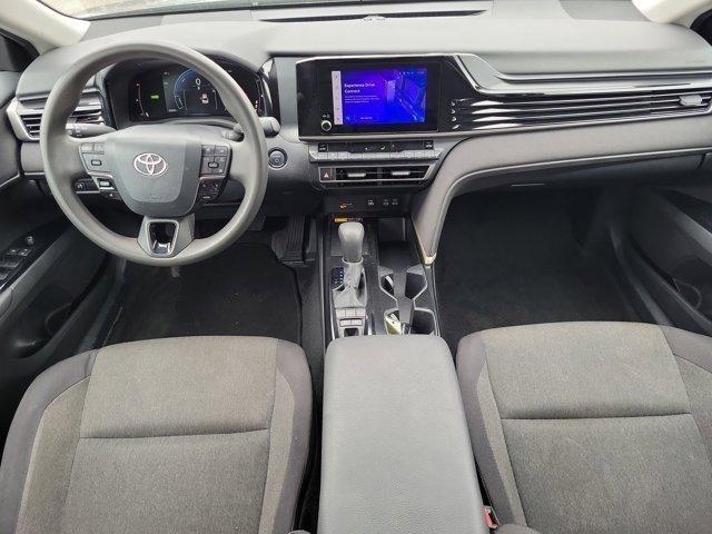 Toyota Camry Hybrid  2025