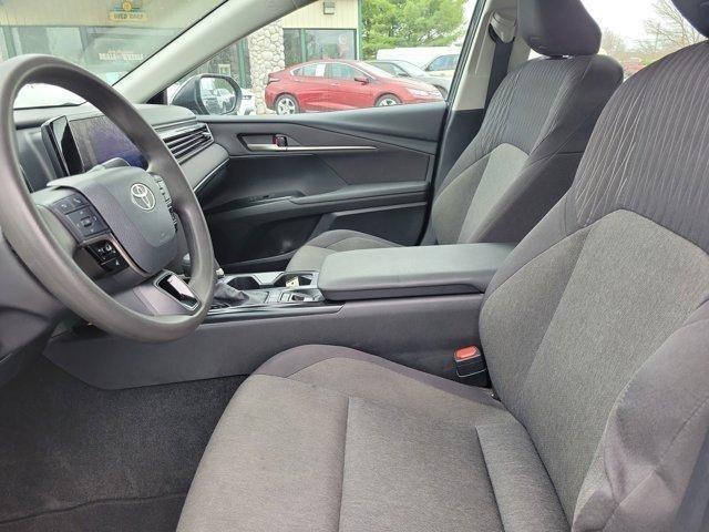 Toyota Camry Hybrid  2025