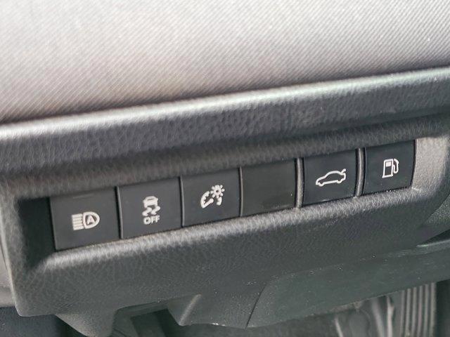 Toyota Camry Hybrid  2025