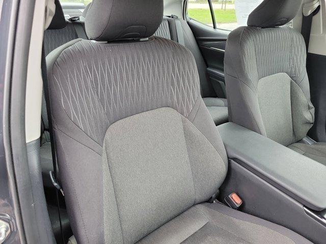 Toyota Camry Hybrid  2025