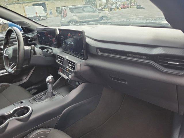 Ford Mustang  2024