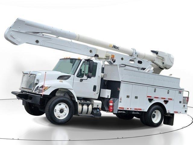 International 7400  2016