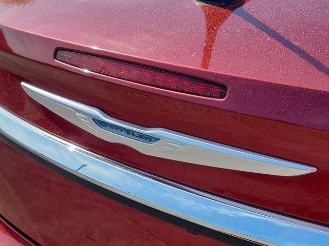 Chrysler 200  2013
