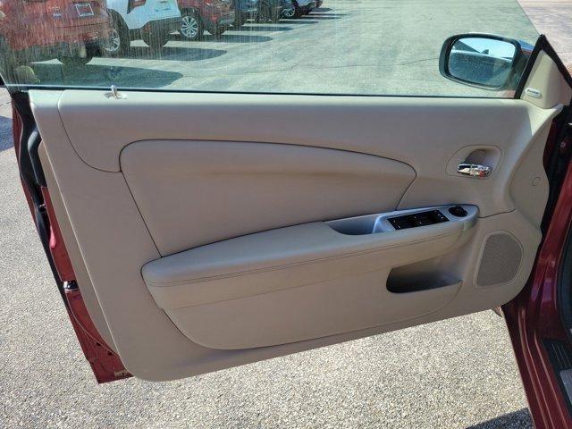 Chrysler 200  2013