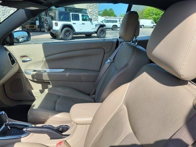 Chrysler 200  2013