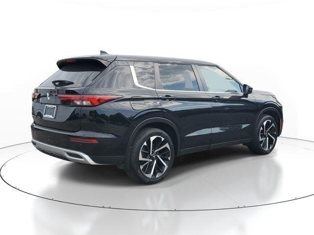 Mitsubishi Outlander  2022