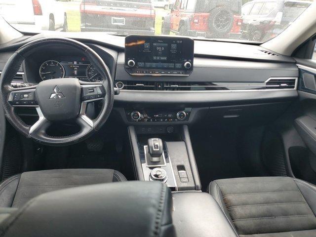 Mitsubishi Outlander  2022