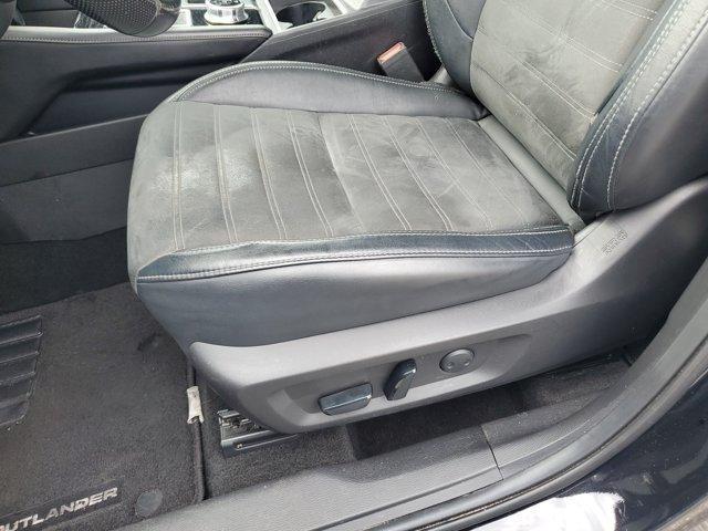 Mitsubishi Outlander  2022