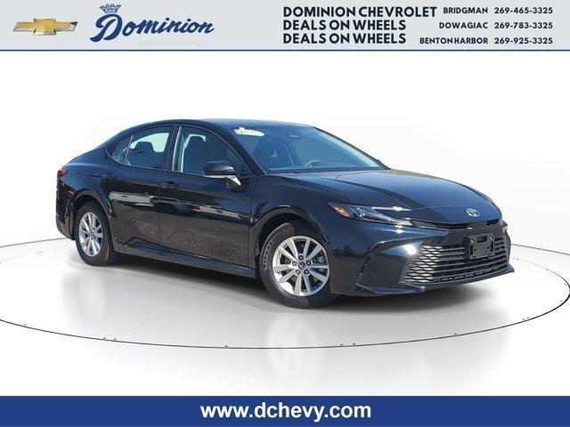 Toyota Camry Hybrid  2025