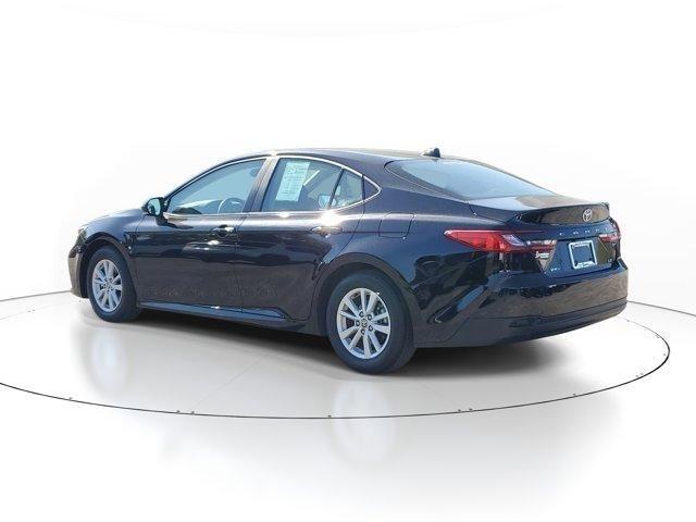 Toyota Camry Hybrid  2025