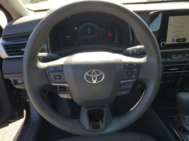 Toyota Camry Hybrid  2025