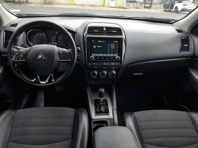 Mitsubishi Outlander Sport  2025