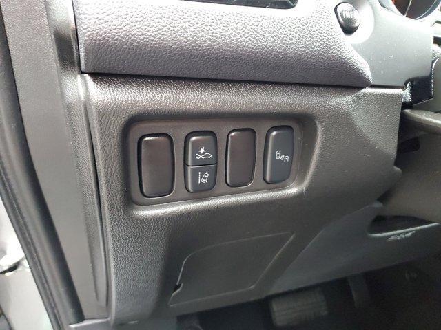 Mitsubishi Outlander Sport  2025
