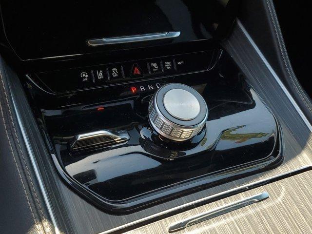 Jeep Wagoneer L  2024