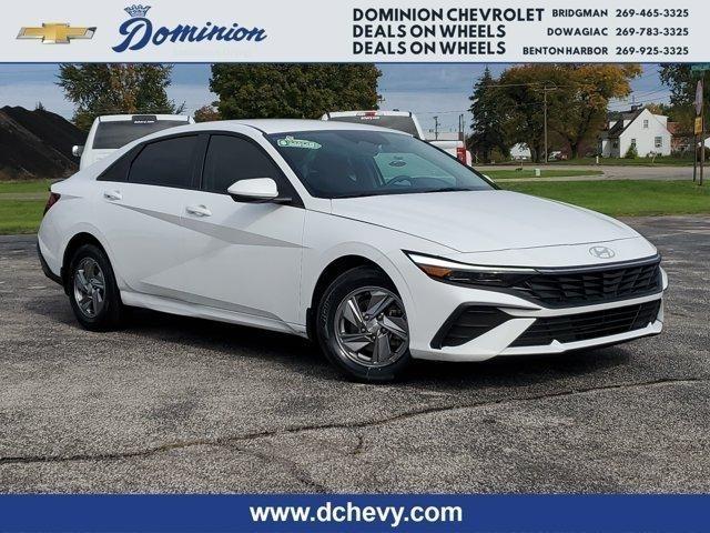 Hyundai Elantra  2025