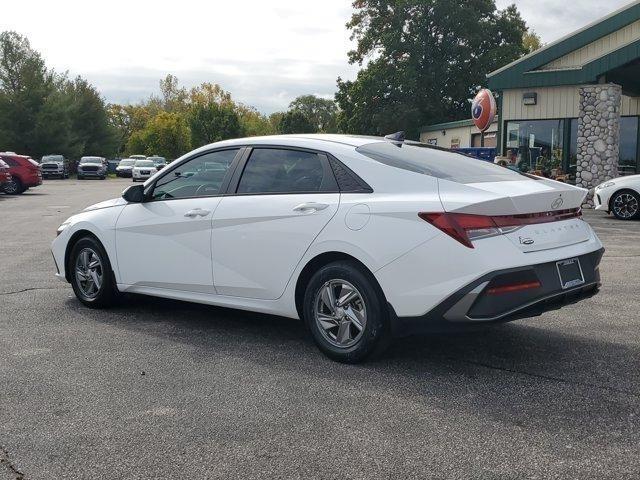 Hyundai Elantra  2025