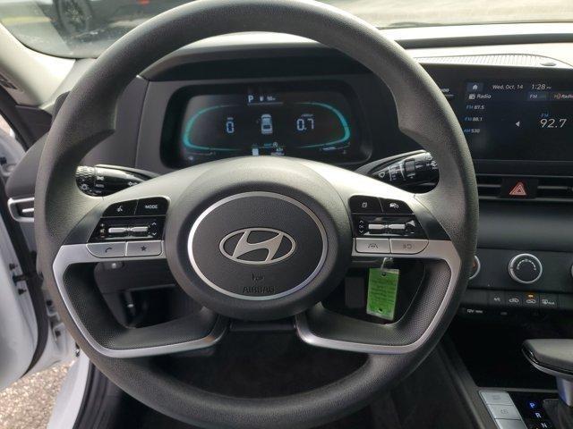 Hyundai Elantra  2025