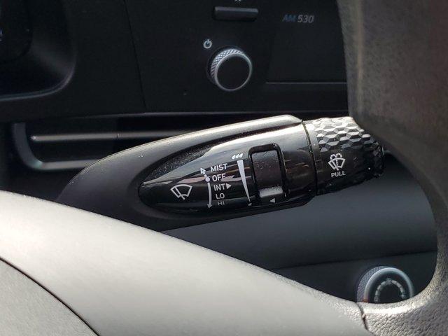 Hyundai Elantra  2025