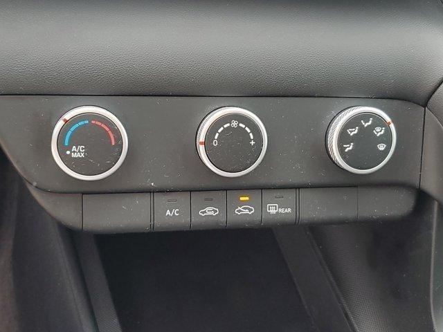 Hyundai Elantra  2025