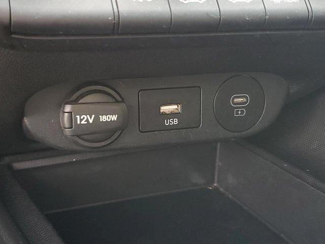 Hyundai Elantra  2025