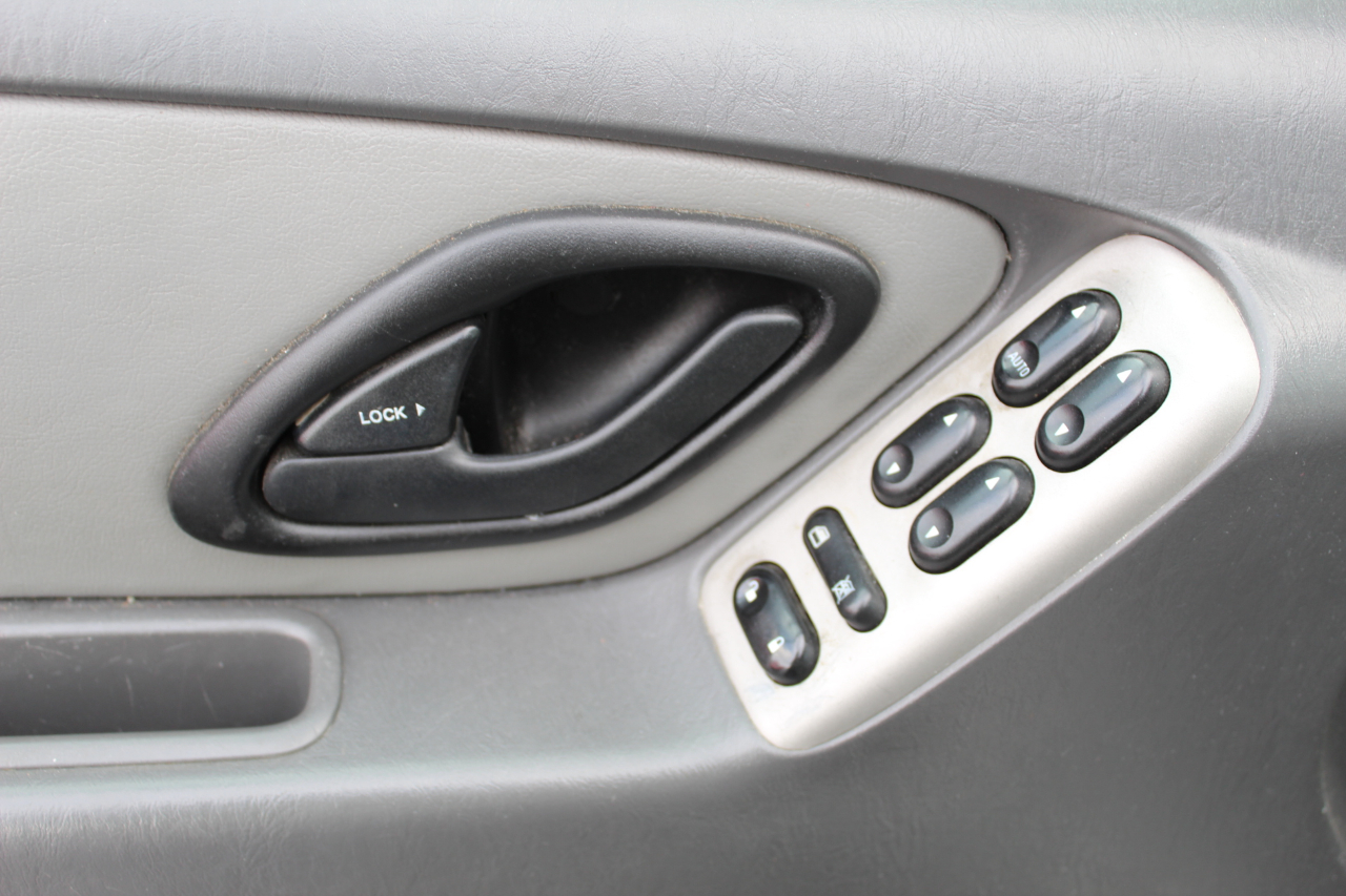 Ford Escape 4dr 3.0L XLT 4WD 2006 Ford Escape 4dr 3.0L XLT 4WD 2006