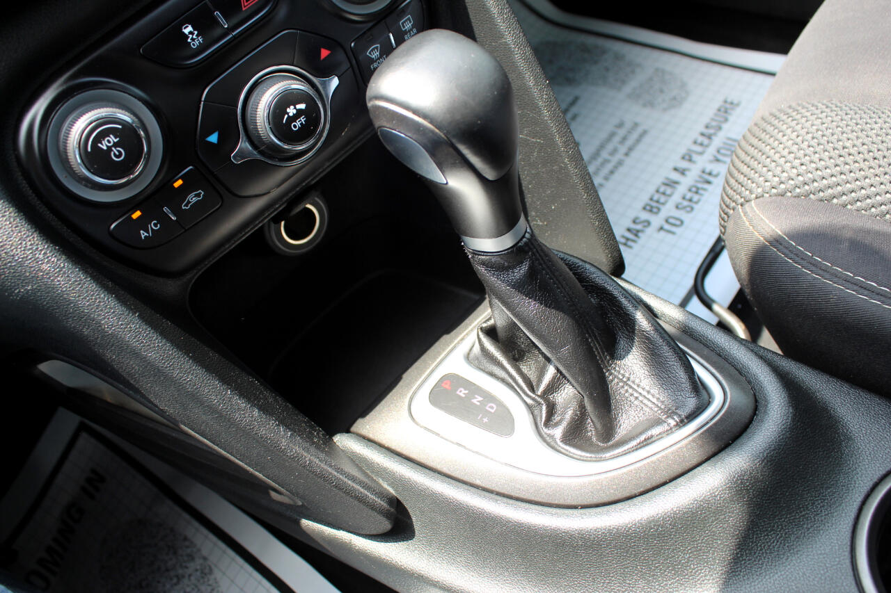 2015 Dodge Dart SXT photo 18