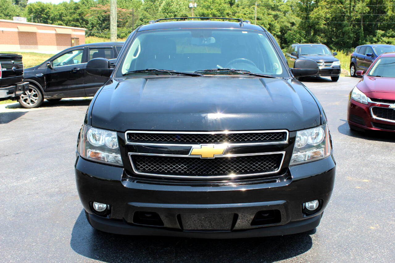 2013 Chevrolet Tahoe LT photo 2
