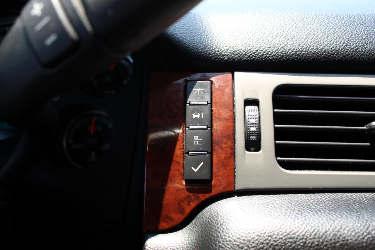2013 Chevrolet Tahoe LT photo 18