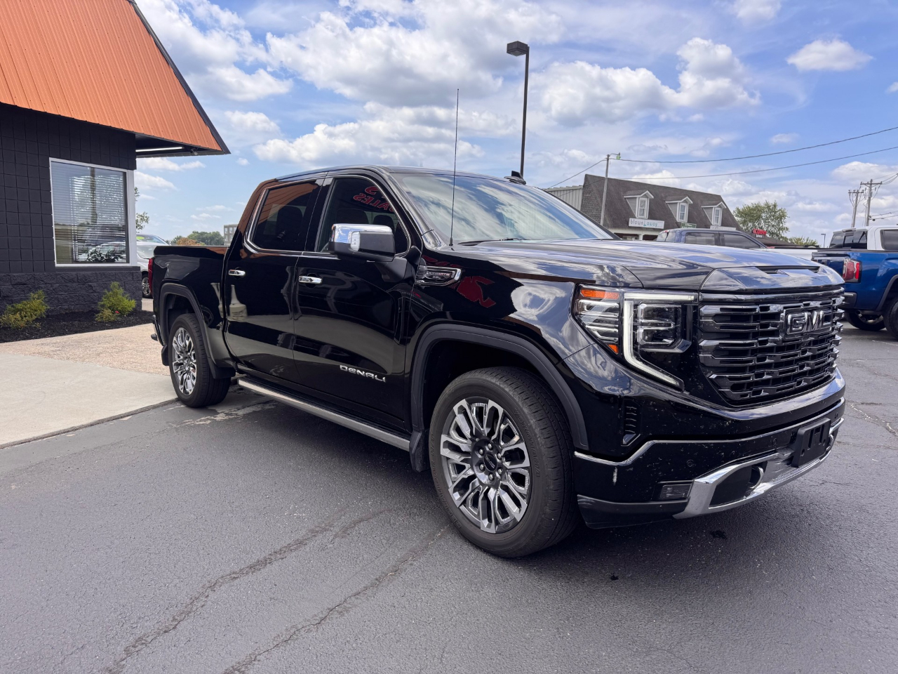 GMC Sierra 1500 Denali Crew Cab 4WD 2022