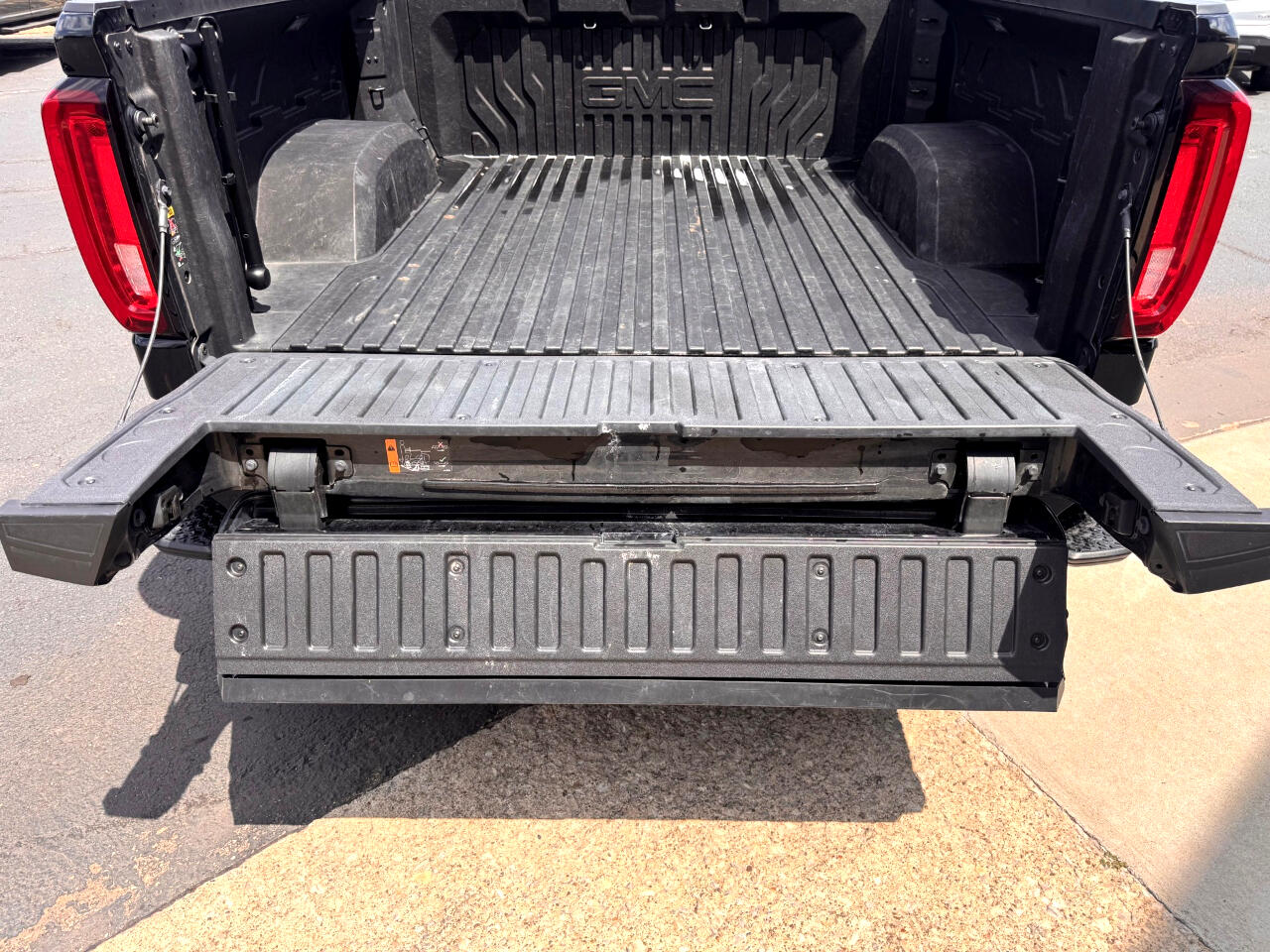 GMC Sierra 1500 Denali Crew Cab 4WD 2022