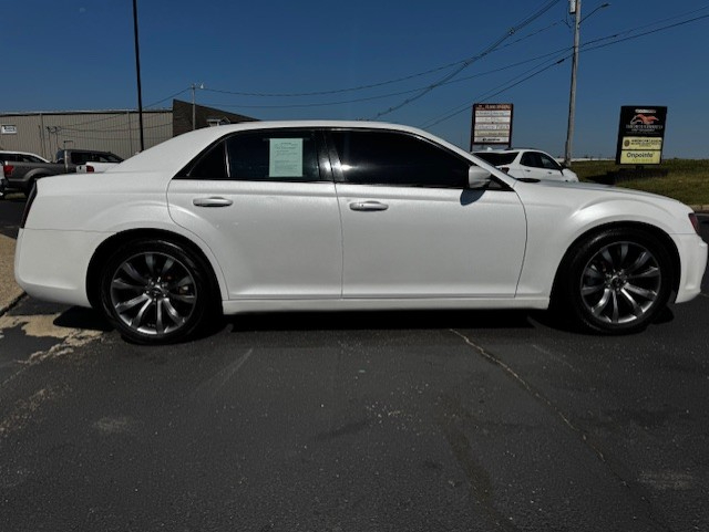 Chrysler 300 4dr Sdn 300S RWD 2014 Chrysler 300 4dr Sdn 300S RWD 2014
