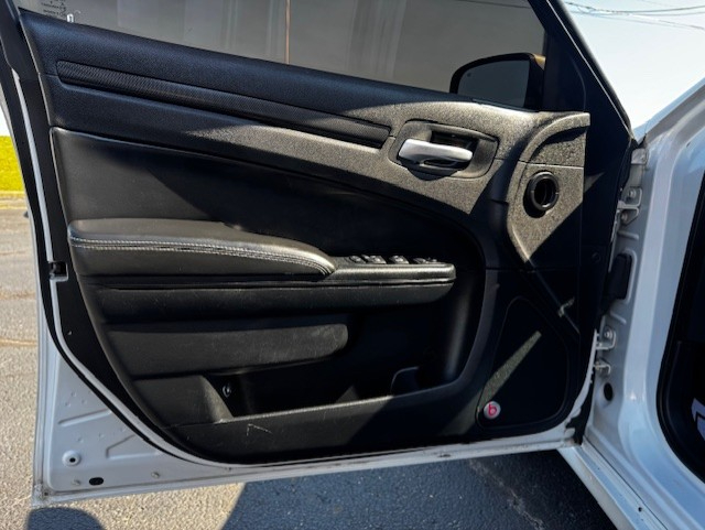 Chrysler 300 4dr Sdn 300S RWD 2014 Chrysler 300 4dr Sdn 300S RWD 2014