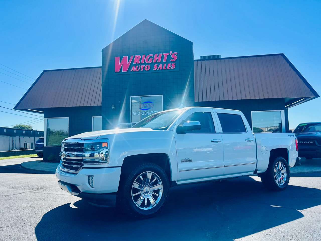 2017 Chevrolet Silverado 1500 4WD Crew Cab 143.5" High Country