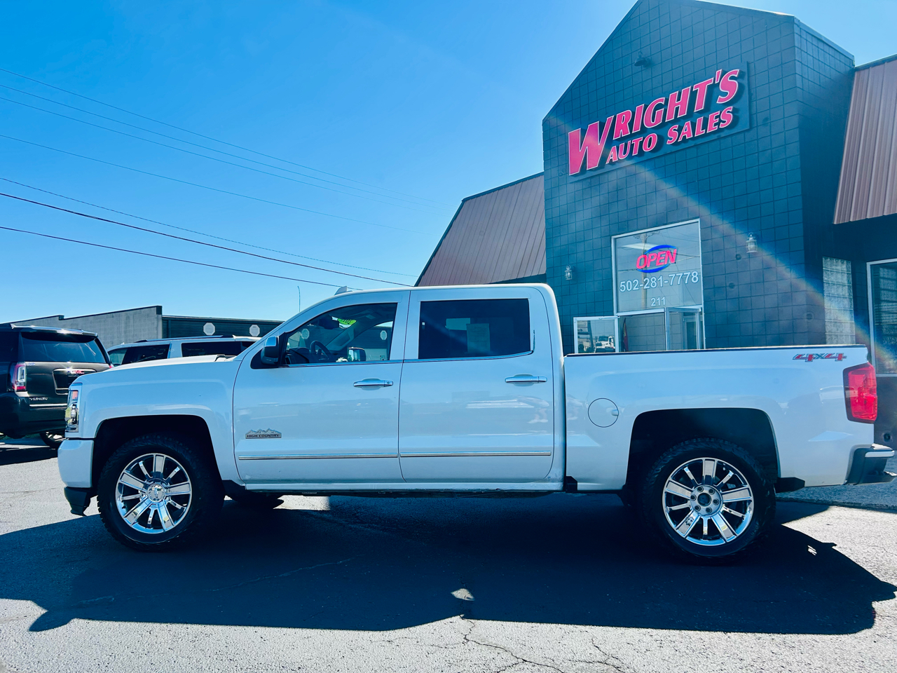 Chevrolet Silverado 1500 4WD Crew Cab 143.5" High Country 2017 Chevrolet Silverado 1500 4WD Crew Cab 143.5" High Country 2017