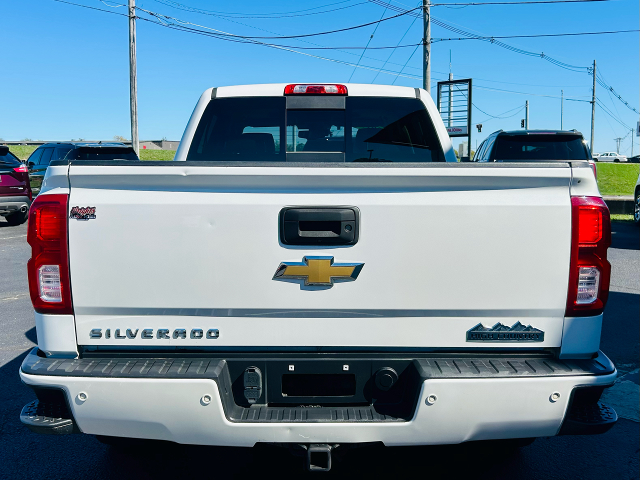 Chevrolet Silverado 1500 4WD Crew Cab 143.5" High Country 2017 Chevrolet Silverado 1500 4WD Crew Cab 143.5" High Country 2017