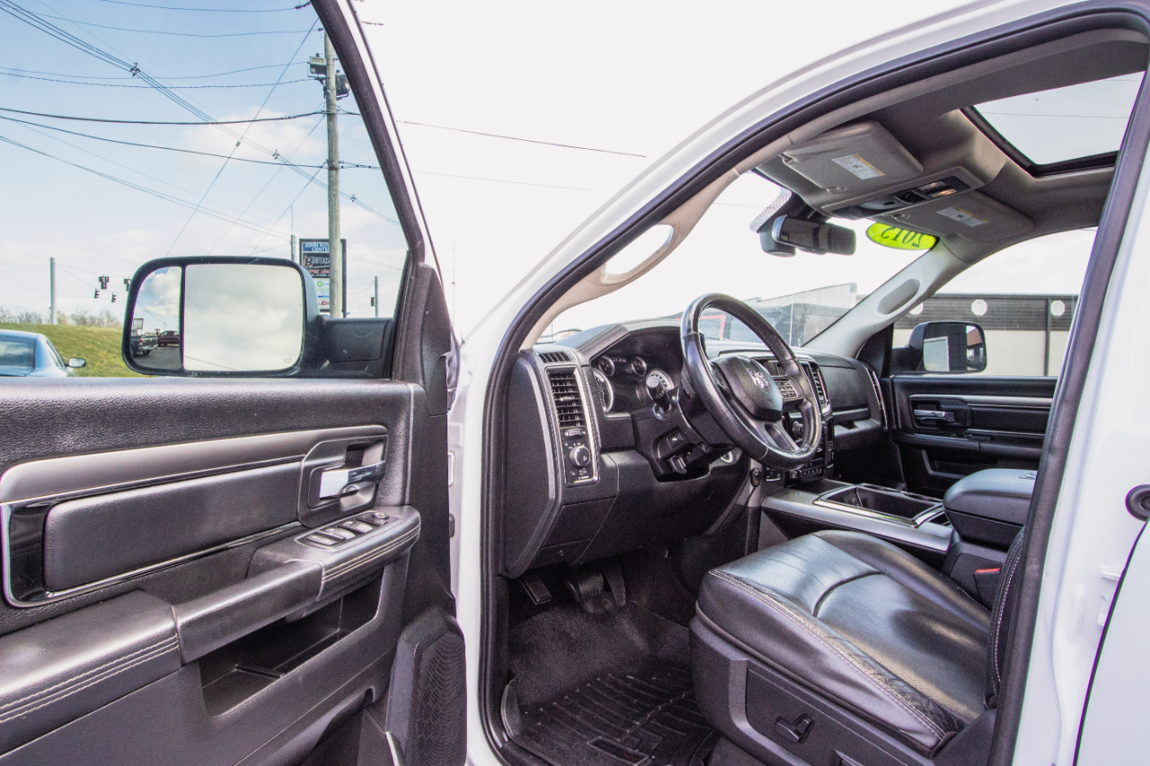 RAM 1500 4WD Crew Cab 149" Sport 2015