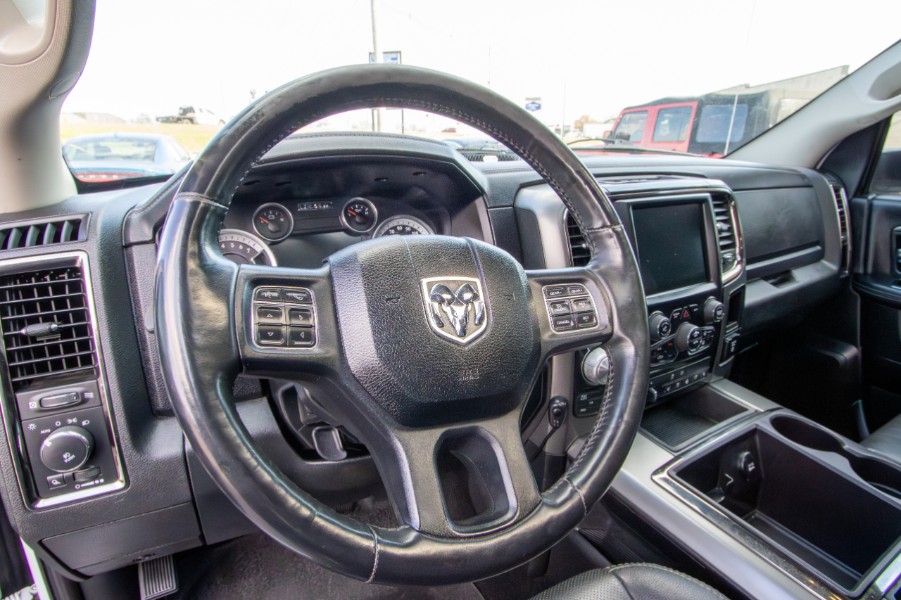 RAM 1500 4WD Crew Cab 149" Sport 2015