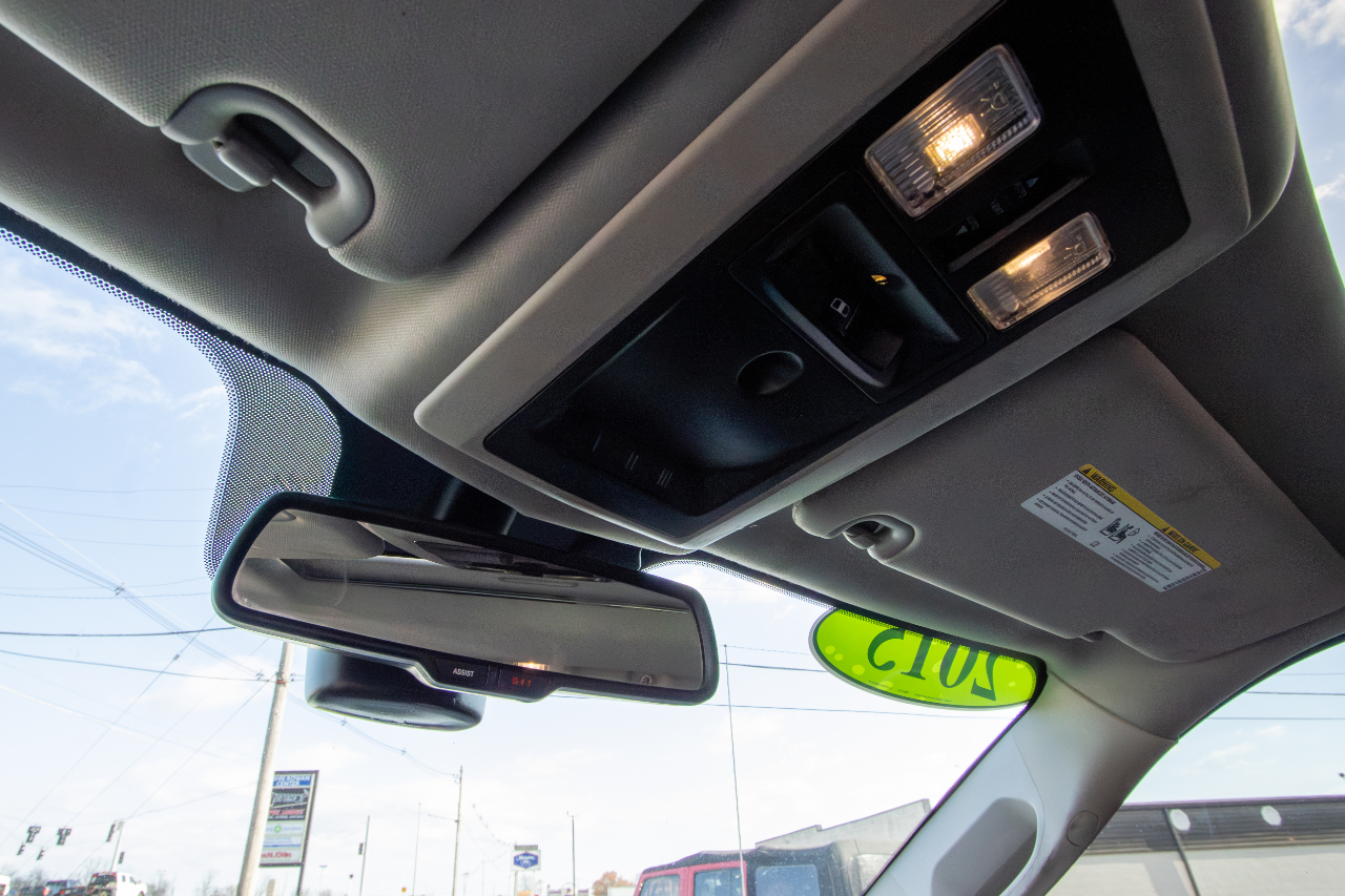 RAM 1500 4WD Crew Cab 149" Sport 2015