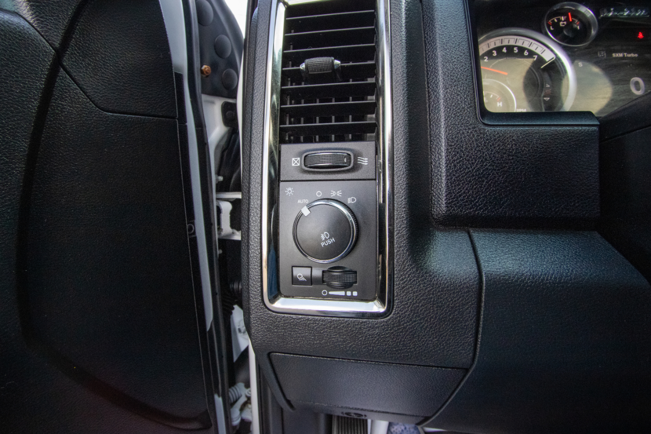 RAM 1500 4WD Crew Cab 149" Sport 2015