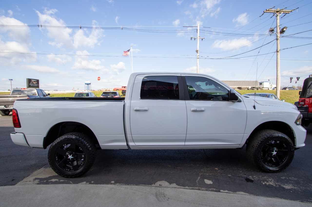 RAM 1500 4WD Crew Cab 149" Sport 2015