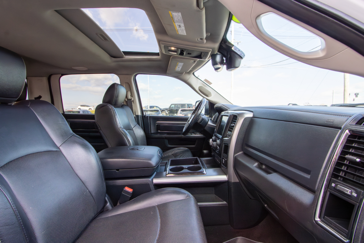 RAM 1500 4WD Crew Cab 149" Sport 2015