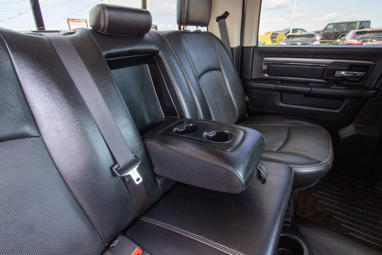 RAM 1500 4WD Crew Cab 149" Sport 2015