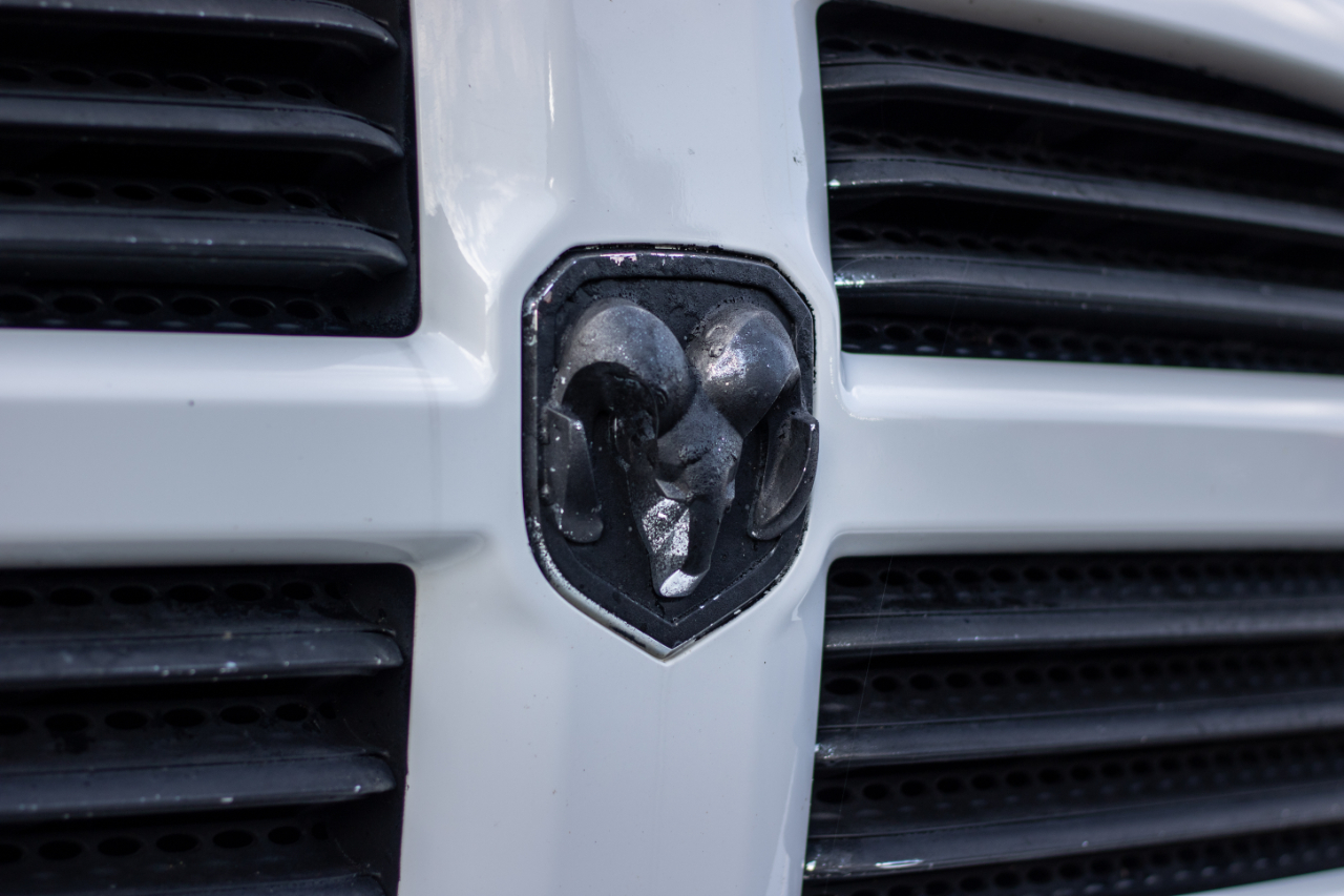 RAM 1500 4WD Crew Cab 149" Sport 2015