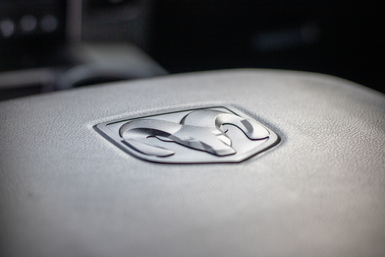 RAM 1500 4WD Crew Cab 149" Sport 2015