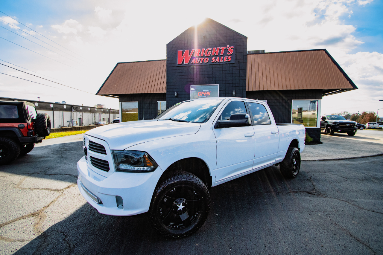 RAM 1500 4WD Crew Cab 149" Sport 2015